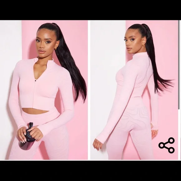 💕😍❤️MAKE AN OFFER! PRETTYLITTLETHING PINK ZIP UP CROP TOP😍💕 - Picture 1 of 5